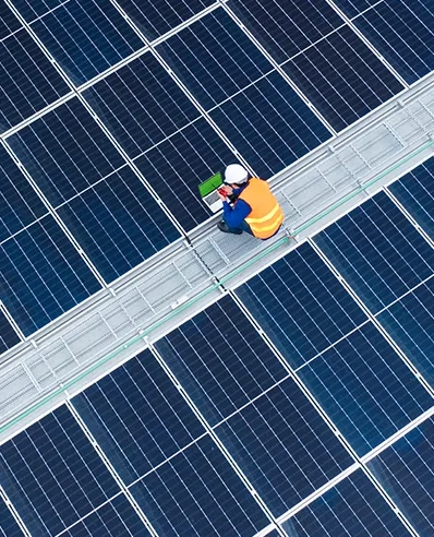 Solarpanels als Symbol für den Wandel im Energiesektor